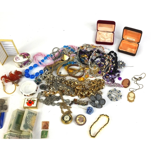 393 - Bag of assorted costume jewellery including necklaces, micro mosaic bracelet, earrings etc and a sel... 