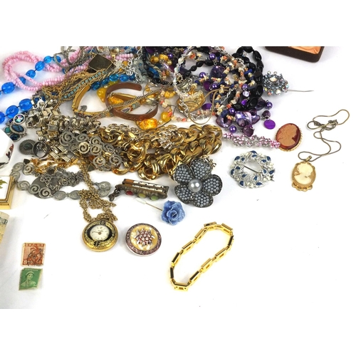 393 - Bag of assorted costume jewellery including necklaces, micro mosaic bracelet, earrings etc and a sel... 