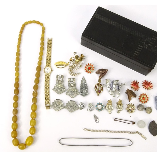 377 - Small selection of vintage and later costume jewellery including an amber colour bead necklace, broo... 