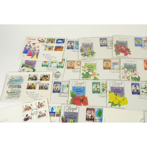 752 - Small selection of stamp first day covers