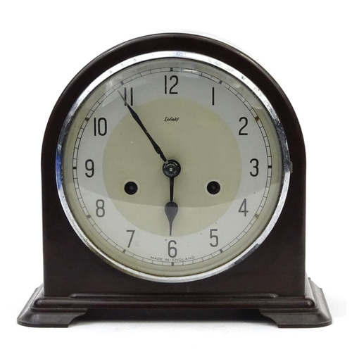 198 - Art Deco Bakelite Enfield mantle clock, 20cm high