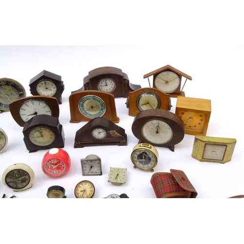 337 - Large collection of mostly vintage Smiths mantle clocks