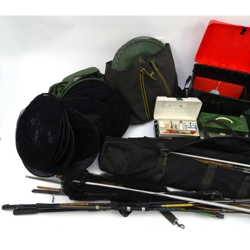 559 - Large selection of fresh water fishing tackle including a holdall full of rods, reels, tackle, nets,... 