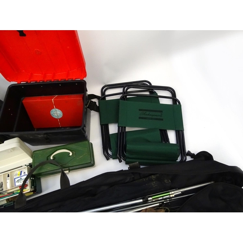 559 - Large selection of fresh water fishing tackle including a holdall full of rods, reels, tackle, nets,... 