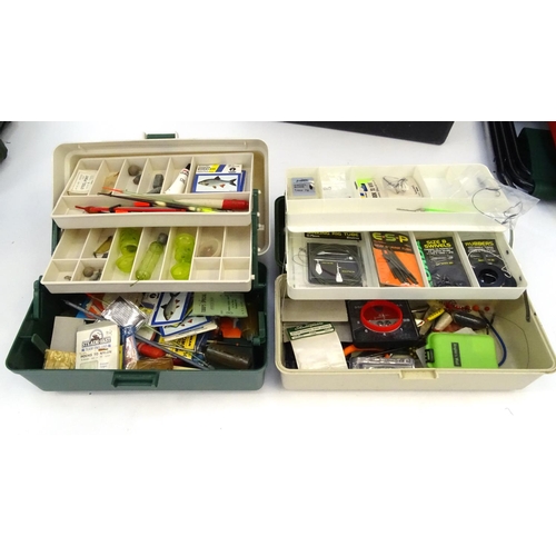 559 - Large selection of fresh water fishing tackle including a holdall full of rods, reels, tackle, nets,... 