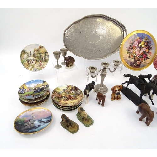 618 - Quantity of assorted miscellaneous items to including silver plated photo frame, silver plated tray,... 