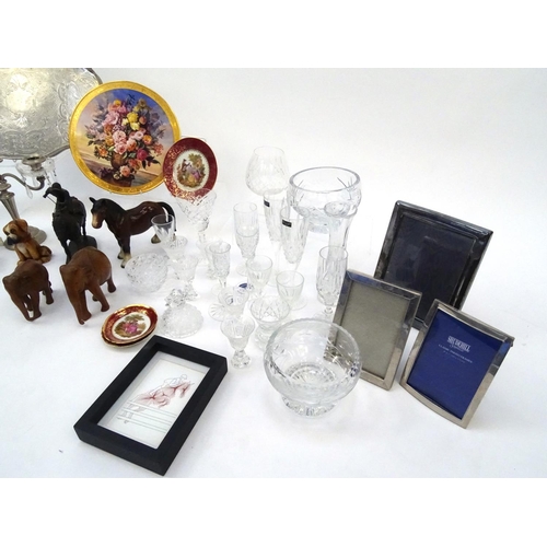 618 - Quantity of assorted miscellaneous items to including silver plated photo frame, silver plated tray,... 