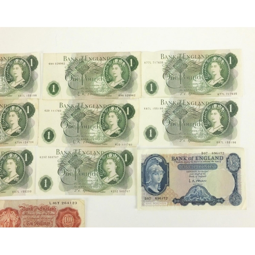 220 - British banknotes comprising a L K O'Brien five pound note, serial number BO7 696171, eleven one pou... 