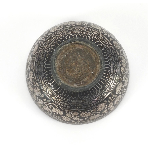 623 - Indian Bidriware cast iron bowl with silver inlay, with floral motifs, 13.5cm in diameter