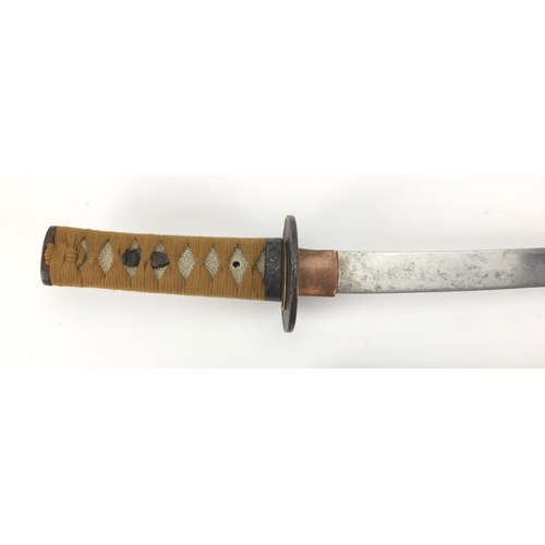 601 - Antique Japanese Wakizashi with lacquered scabbard and shagreen grip, 58.5cm in length