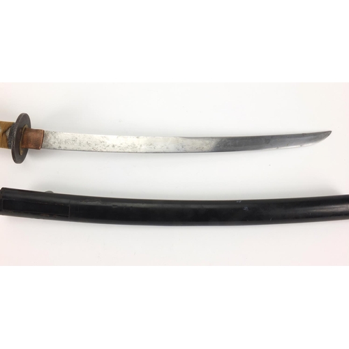 601 - Antique Japanese Wakizashi with lacquered scabbard and shagreen grip, 58.5cm in length