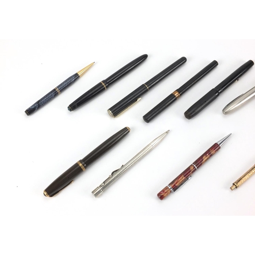 98 - Fountain pens and propelling pencils including two Conway Stewart No.479, Parker duofold, Swan self ... 