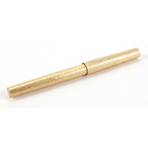 90 - Limited edition rolled gold Parker 105 fountain pen, commemorating the wedding of The Prince of Wale... 