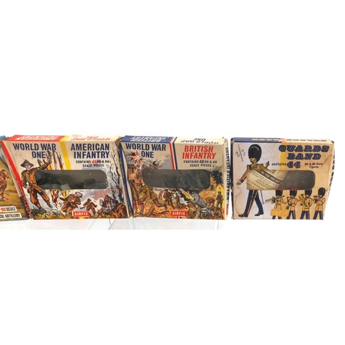 387 - Airfix plastic soldiers, some boxed including cowboys, guards, band, Royal Horse Artillery, World Wa... 