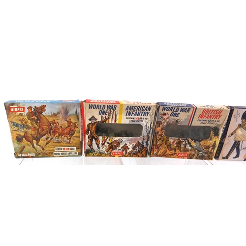 387 - Airfix plastic soldiers, some boxed including cowboys, guards, band, Royal Horse Artillery, World Wa... 