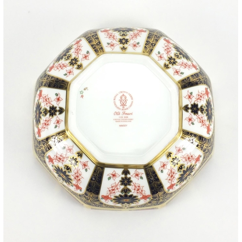 2137 - Royal Crown Derby old Imari pattern bowl with gold block design, factory marks and numbered 1128 to ... 