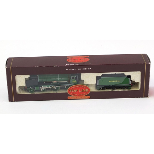 412 - Two Hornby OO gauge locomotive and tenders, both boxed comprising Radley schools class V and Eastbou... 