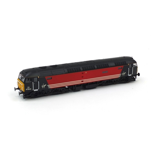 422 - Heljan OO gauge Virgin class 47 diesel locomotive with box