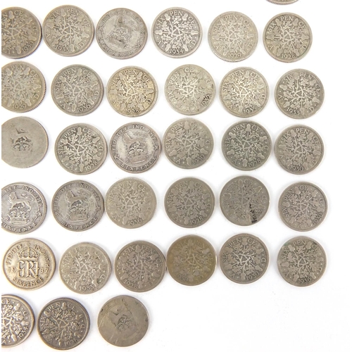 2574 - British pre decimal pre 1947 coins including six pence's and shillings, approximate weight 301.0g