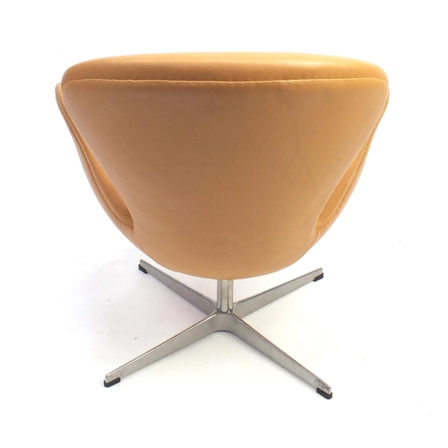 2077 - Arne Jacobsen design Swan chair, 87cm high