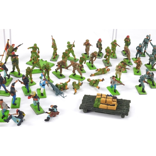 385 - Britain's plastic soldiers, figures with accessories including Zulu's