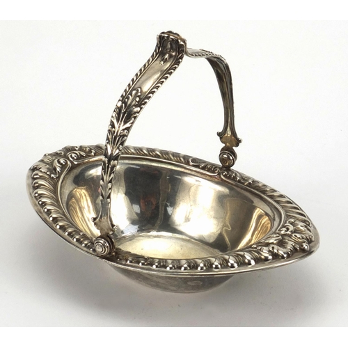 827 - American Gorham silver bonbon dish in the form of a basket with swing handle, stamped sterling to th... 