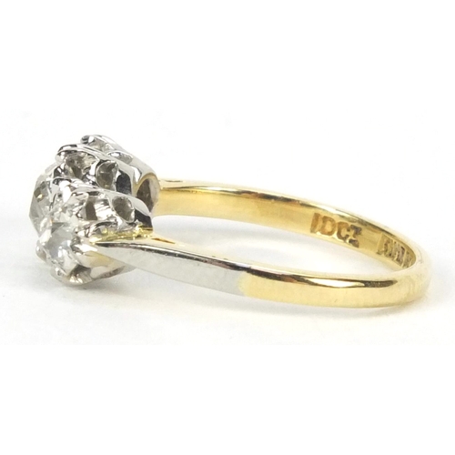 913 - 18ct gold diamond three stone ring, size H, approximate weight 2.8g