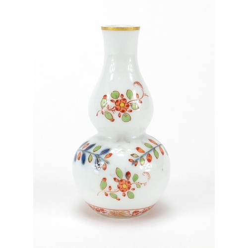 437 - 19th century Meissen porcelain double gourd vase hand painted in the chinoiserié manner, with flower... 