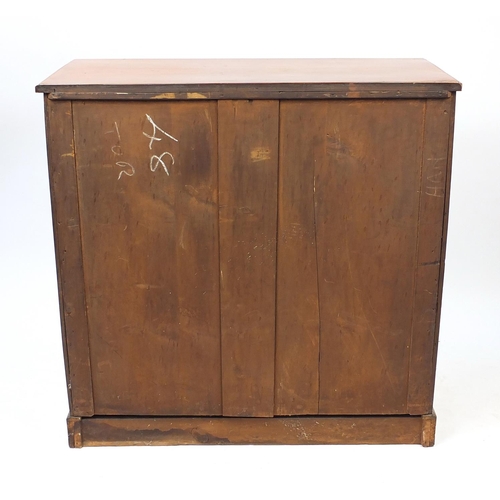 2020 - Edwardian walnut chest of drawers fitted with two short above three graduated long drawers with bras... 