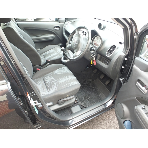 2001 - Vauxhall Agila Hatchback 12.VVT ecoFLEX SE 5 door, 30,800 miles new MOT expires 2 September 2018, Ta... 