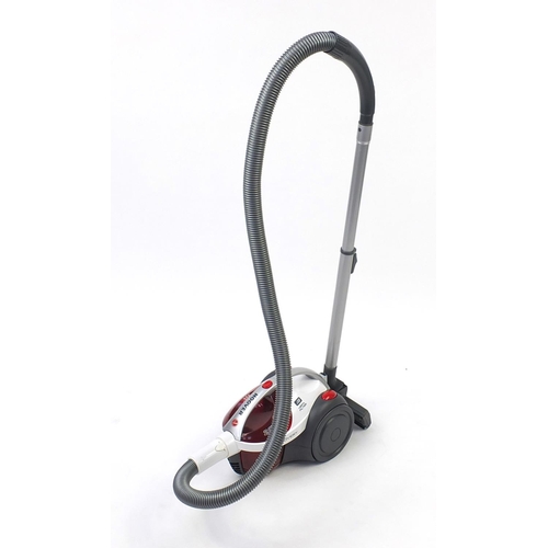 119 - Hoover 2000W vacuum cleaner