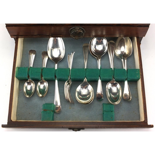 184A - Oak canteen of mostly silver plated cutlery