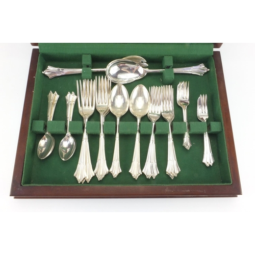 2090 - Six place canteen of Sheffield silver plated cutlery, the canteen 41cm wide