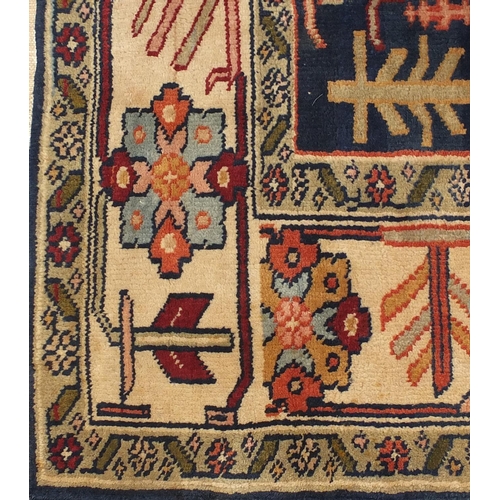 2038 - Persian Heriz design rug, approximately 270cm x 180cm