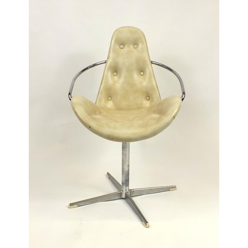 2034 - Vintage chrome swivel chair with cream button back leather upholstery, 84cm high