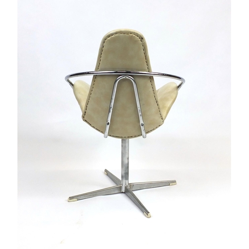 2034 - Vintage chrome swivel chair with cream button back leather upholstery, 84cm high