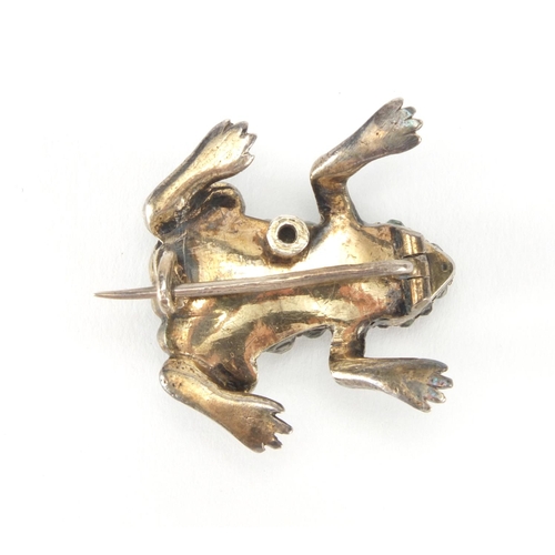 1006 - Vintage unmarked white metal frog brooch set with clear, green and pink stones, 2.6cm in length, app... 