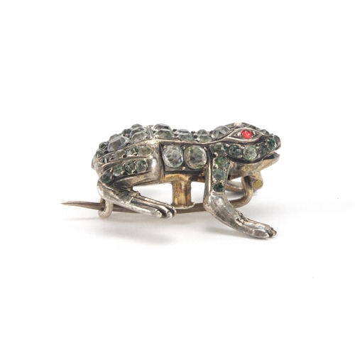 1006 - Vintage unmarked white metal frog brooch set with clear, green and pink stones, 2.6cm in length, app... 