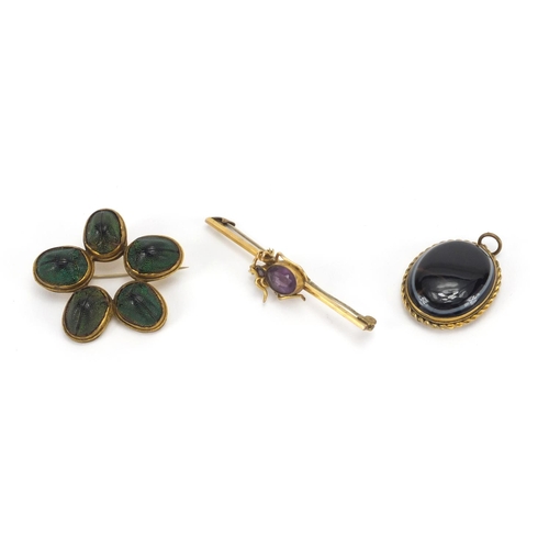 1040 - Vintage jewellery comprising a scarab beetle brooch, agate pendant and gold coloured metal amethyst ... 