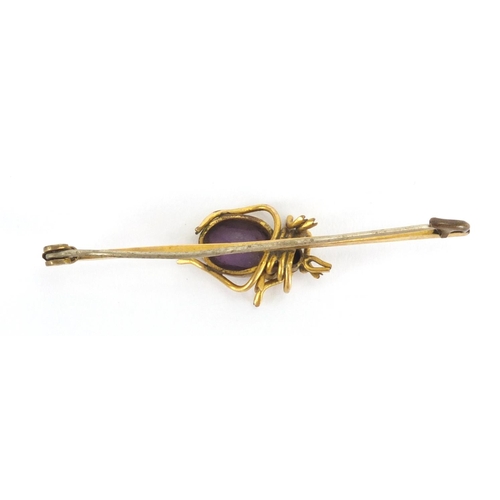 1040 - Vintage jewellery comprising a scarab beetle brooch, agate pendant and gold coloured metal amethyst ... 