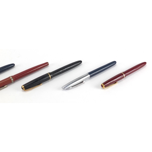 115 - Parker and other fountain pens including a black junior duofold and slim fold, both with gold nibs