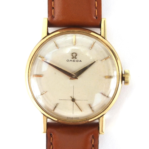 1067 - 14ct gold Omega gentleman's wristwatch numbered 16615453 to the movement, 3cm I diameter excluding t... 