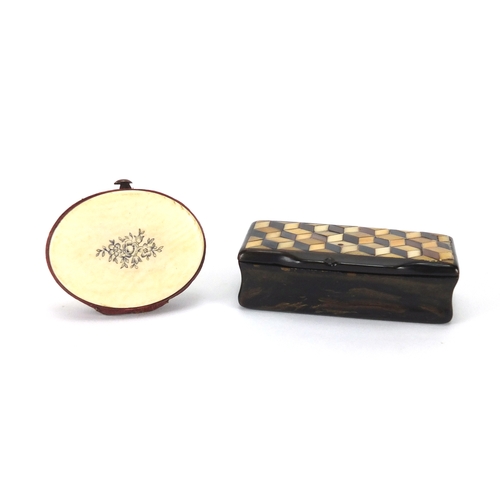 68 - Miscellaneous objects including a rectangular horn snuff box with inlaid check design hinged lid, Mo... 