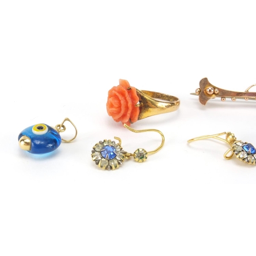 2539 - Assorted gold jewellery including a 9ct gold coral rose ring, bar brooch, hoop earrings etc, approxi... 