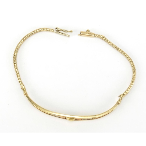 2527 - 9ct gold three tone bracelet, 17cm in length, approximate weight 6.6g