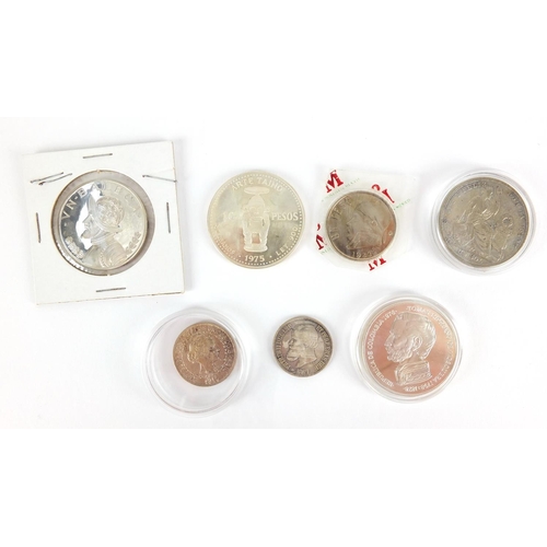 2471 - 19th century and later South American coins mostly silver including 1975 ten Peso, 1978 Columbia cro... 