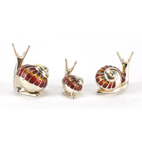 2410 - Graduated set of three Saturno silver and enamel snails, the largest 4cm in length, approximate weig... 