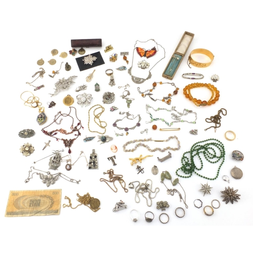 2671 - Vintage and later jewellery including silver brooches, marcasite items, rings etc