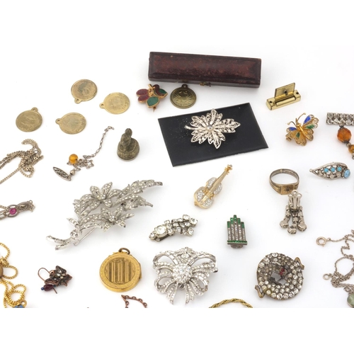 2671 - Vintage and later jewellery including silver brooches, marcasite items, rings etc