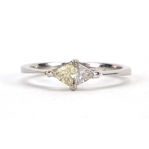 2622 - 18ct white gold yellow and white diamond ring, size N,  approximate weight 2.7g